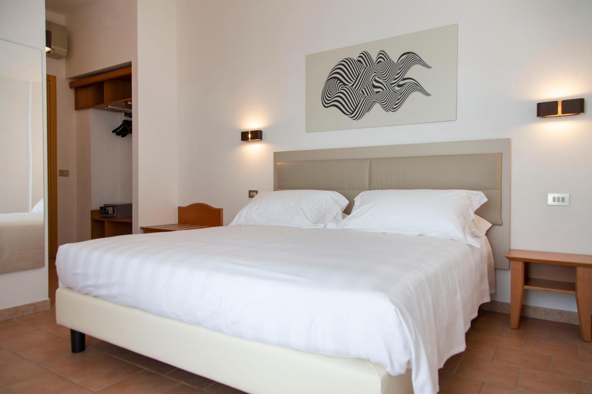 Paradiso Hotel 4*